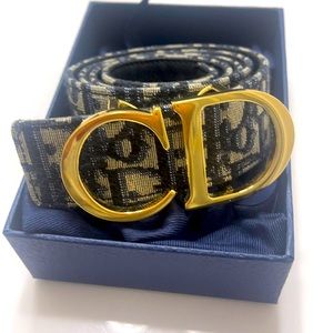 Christian Dior belt size 28-32 like new no usage